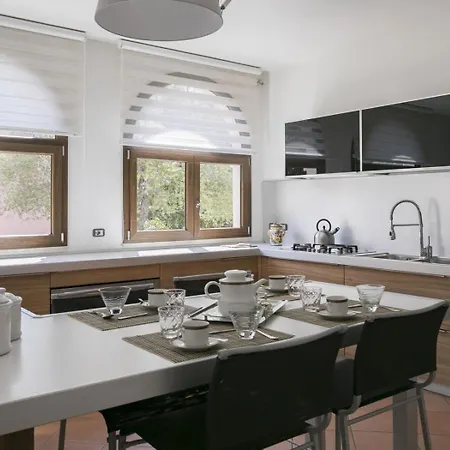 With 2 Bedrooms And Garden In Dorgali Apartman