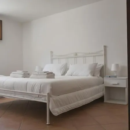 With 2 Bedrooms And Garden In Dorgali *